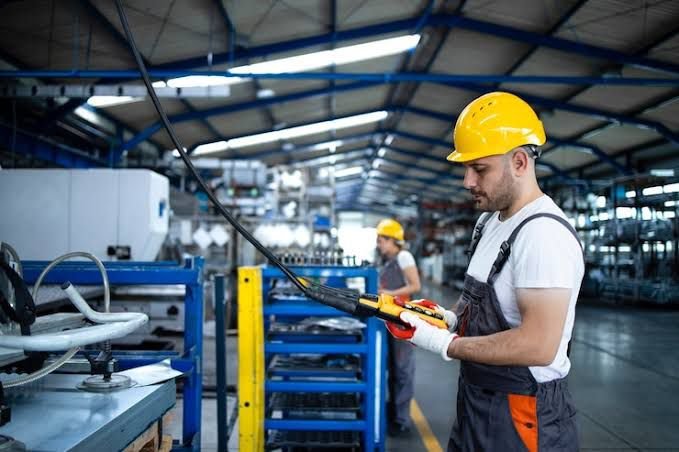 Nuevo León Lidera Creación de Empleos en México: Auge en Sector Manufacturero