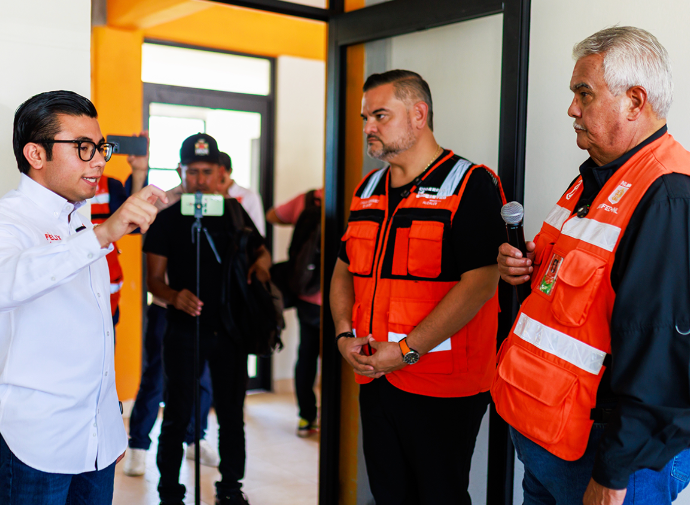 Félix Arratia supervisa la fase final del nuevo Centro Comunitario en Cadereyta que beneficiará a más de 35 mil personas